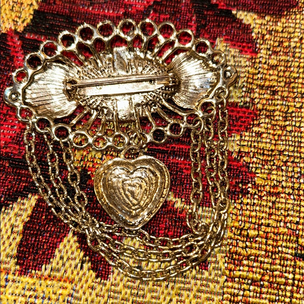 Brooch Elegant Gold tone and Cream - Picture 3 of 3